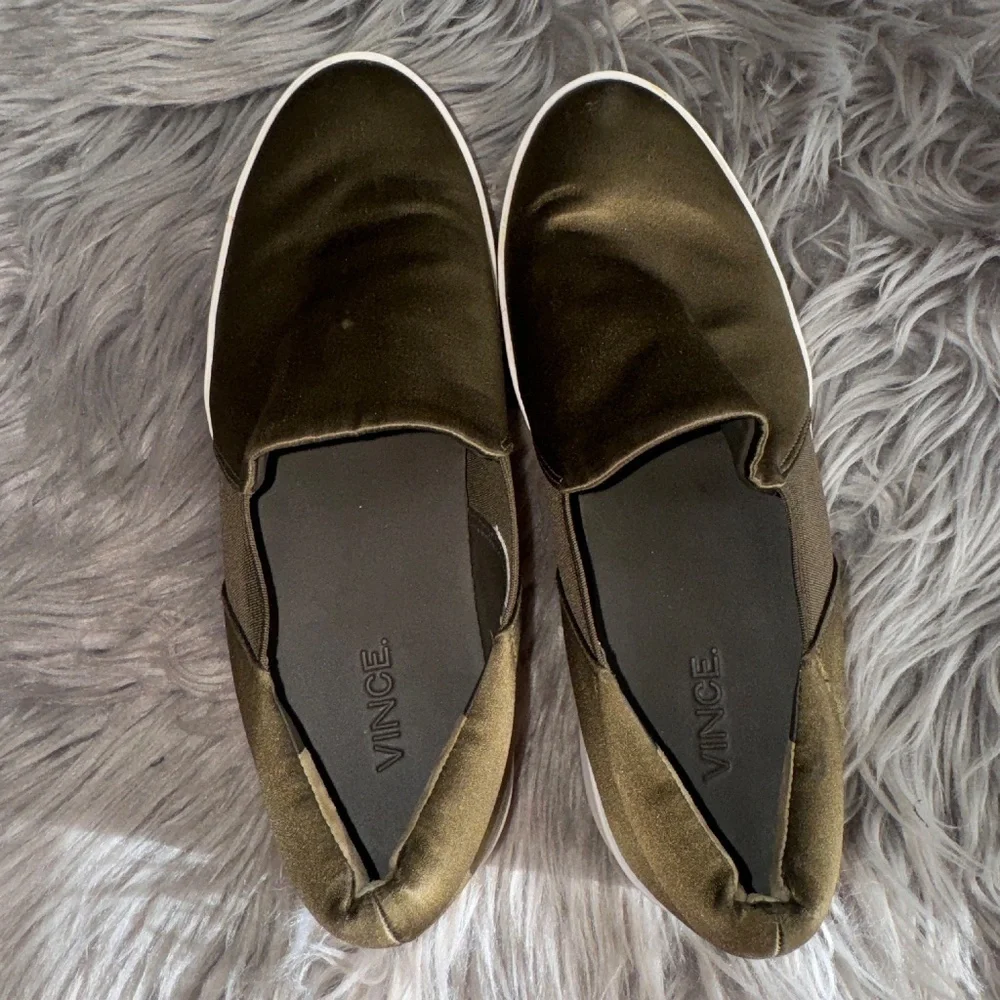 Vince Warren Italian Satin Platform Slip On Sneakers Antique Olive Size 7 - Picture 9 of 10